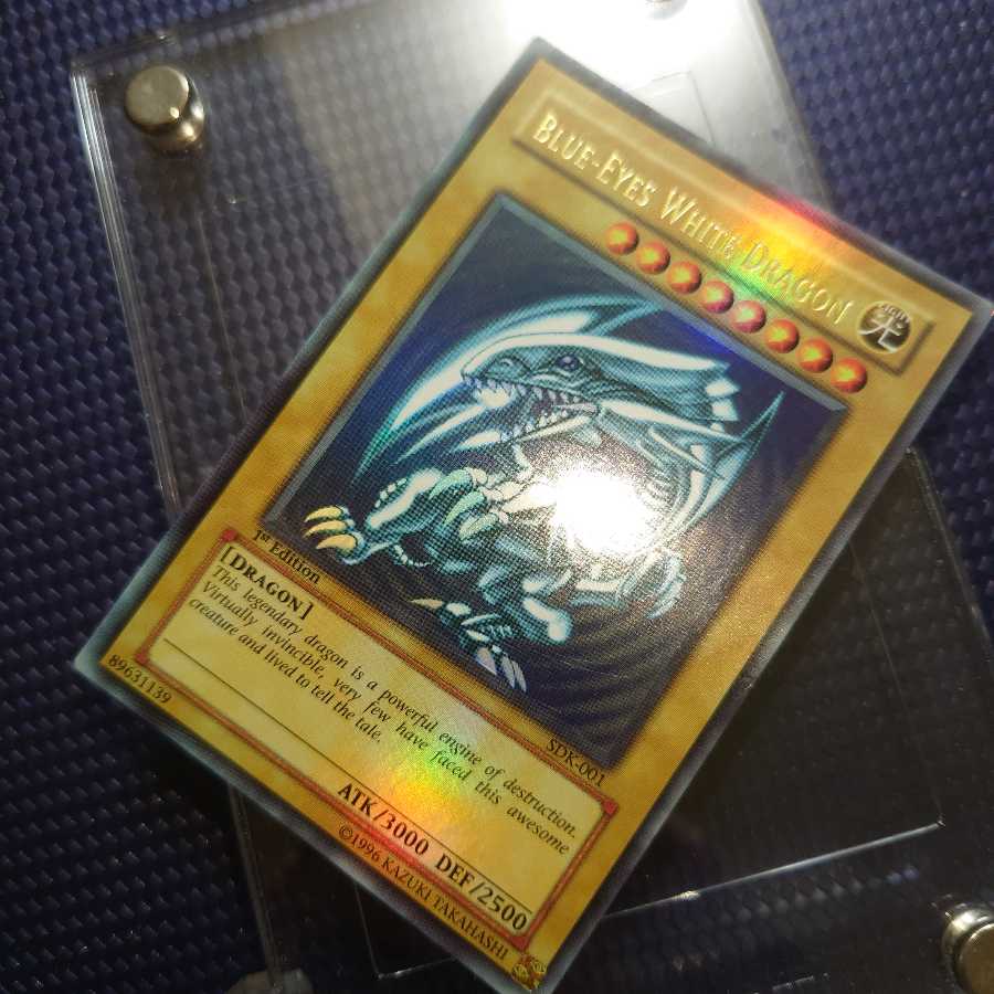 Snubbull Eyes Ho Skull Servant Dragon SDK Blue-Eyes White Dragon English