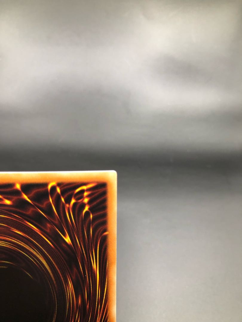 ブラック・マジシャン・ガール ホログラフィックレア