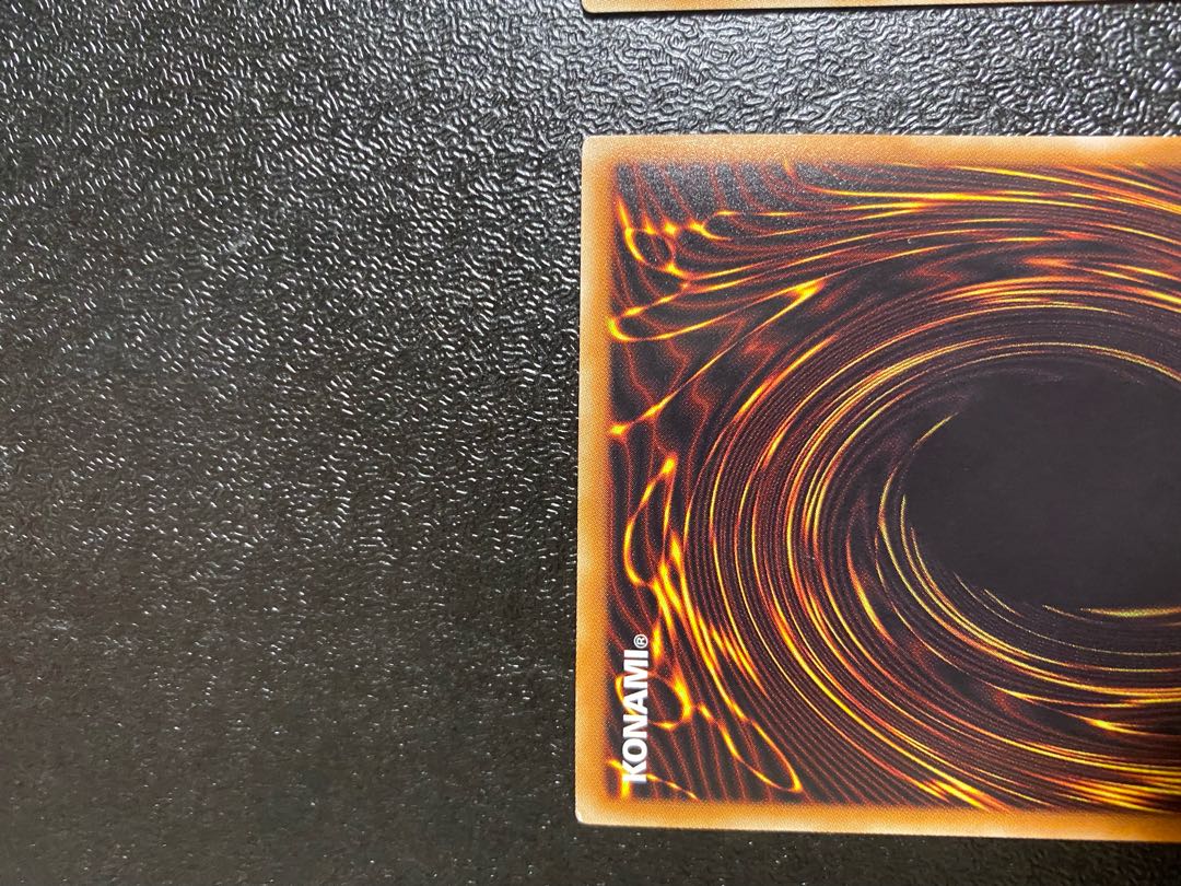 ブラック・マジシャン パラレル ホログラフィックレア