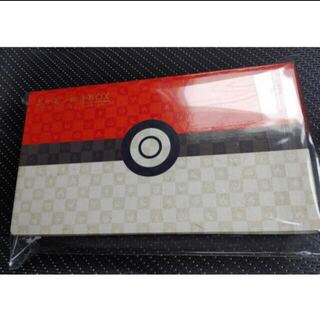 Pokémon card, stamp box with a beautiful face.