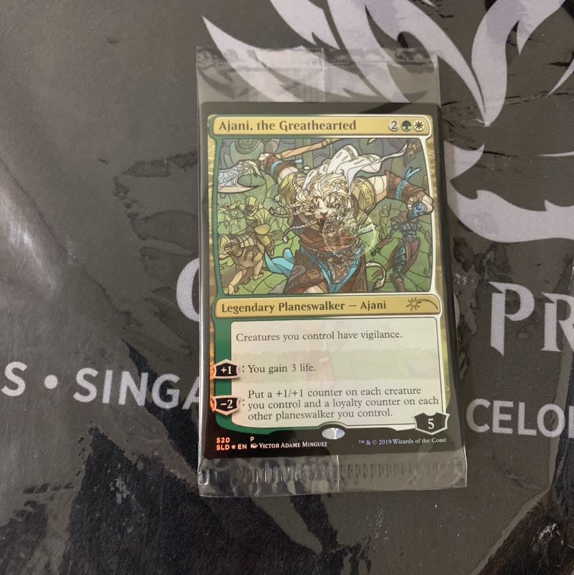 寛大なる者、アジャニ secret lair ステンドグラス版