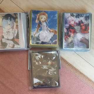 Card sleeves sold in bulk