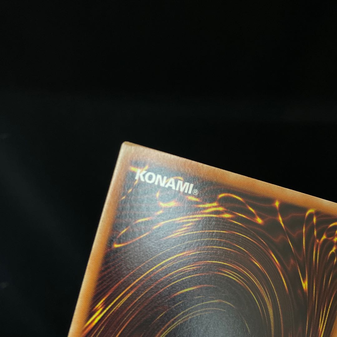 ブラック・マジシャン・ガール ホログラフィックレア アジア版