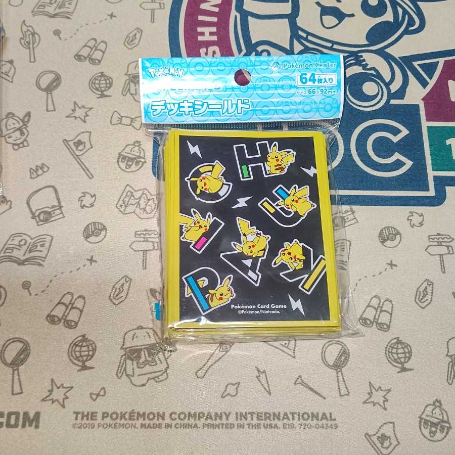 れもんてぃ様　専用出品　ピカチュウ　スリーブ　2種類セット