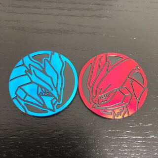 Pokemon Card Official Coin Black Kyurem HoWightKyurem Set