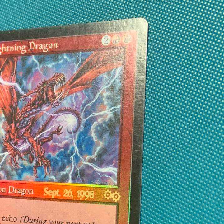 【Foil】《稲妻のドラゴン/Lightning Dragon》 プレリリース 【Foil】《稲妻のドラゴン/Lightning Dragon》 プレリリース