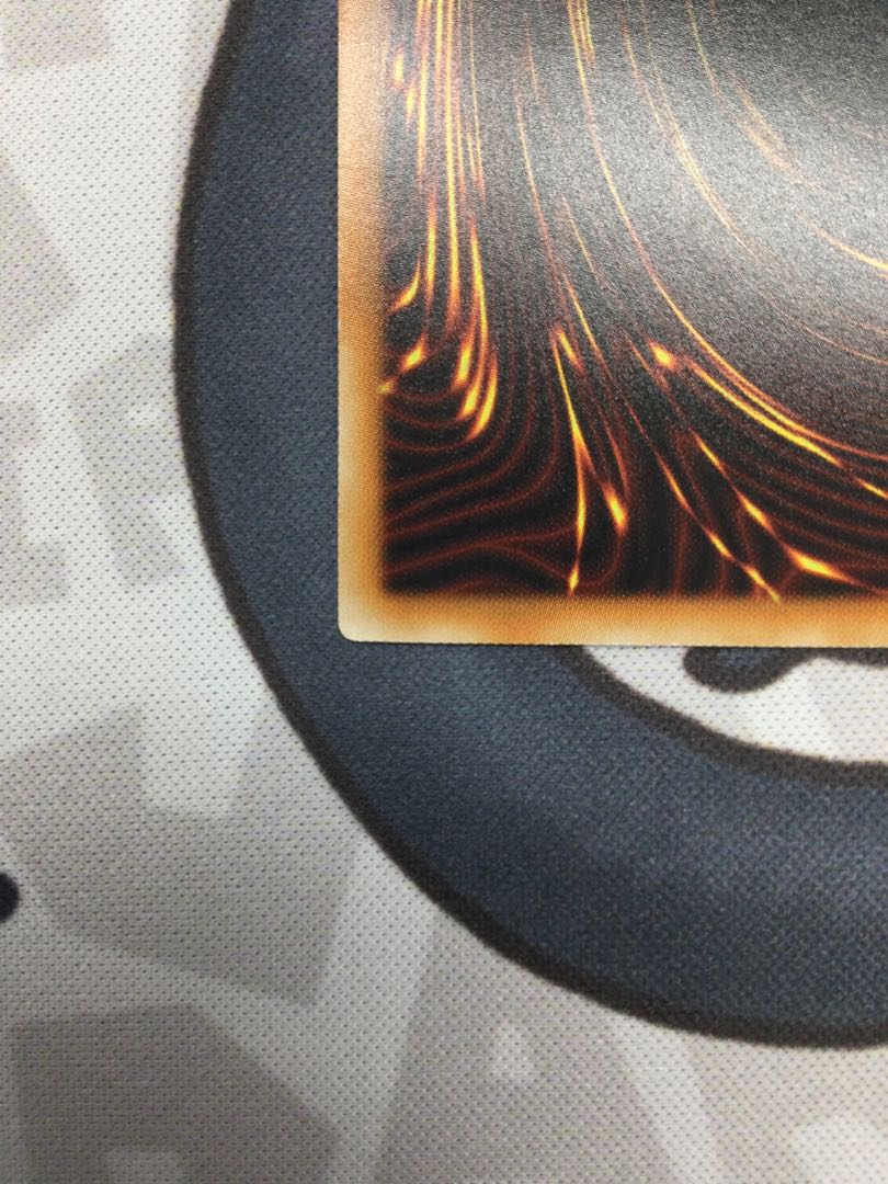 Blue-Eyes White Dragon Holographic Rare [06689-37].