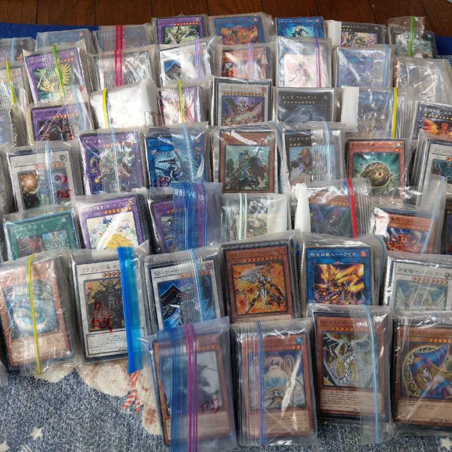 Yu-Gi-Oh! Retired, 53 decks sold together.