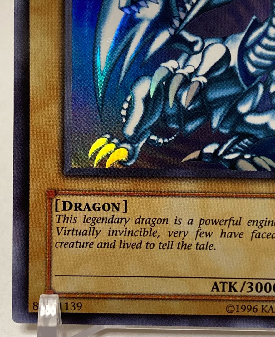 Blue-Eyes White Dragon Ultra Rare Old Asia