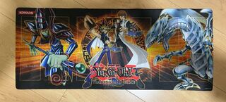 遊戯王　DKC プレイマット　即日発送 Amazon.co.jp: DKC DUELIST KING CUP 優勝プレイマット HJRZ