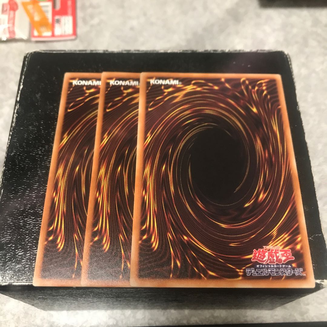 3 normal White Rose Cloisters