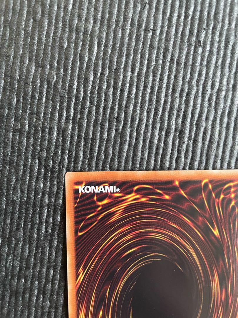 ブラック・マジシャン・ガール　ホロ