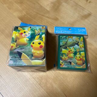 ピカチュウ の森 デッキシールド デッキスリーブ 64枚 デッキケース 中古品