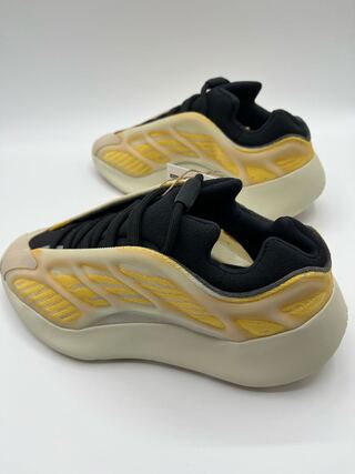 adidas YEEZY BOOST 700 V3 MONO SAFFLOWER 25cm