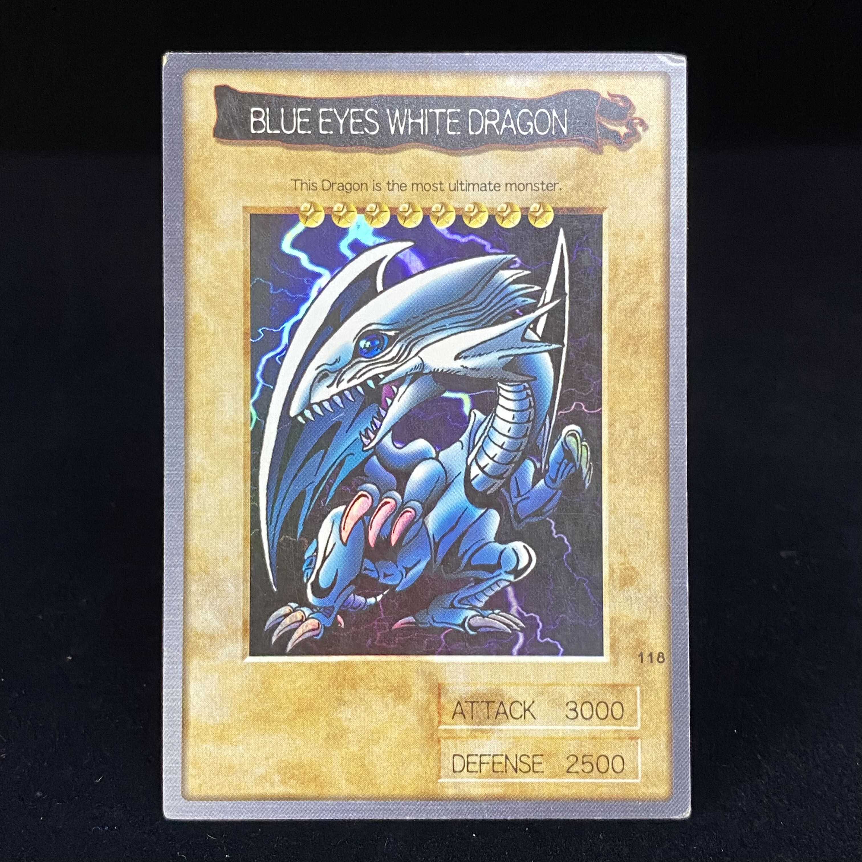 BLUE EYES WHITE DRAGON バンダイ