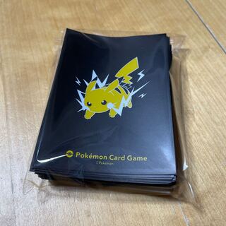 ピカチュウ　デッキシールド  プロ　スリーブ　64枚　中古品