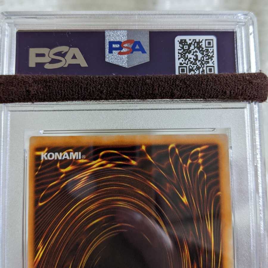 Very beautiful Goddess of Whim Ultra Rare Early PSA8 Yu-Gi-Oh!