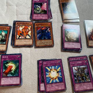 100 normal Yu-Gi-Oh cards sold in bulk
