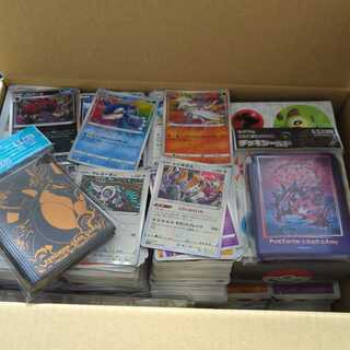Pokémon card clearance items: approx. 10,000 cards sold in bulk