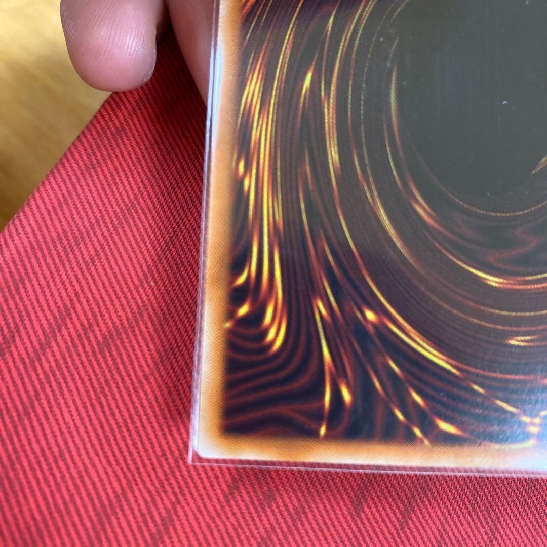 真紅眼の黒竜　プリズマ　絵違い　レッドアイズ