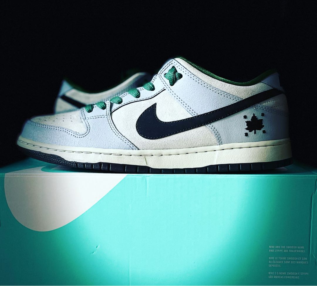 Psychic rare nike dunk low maple leaf 