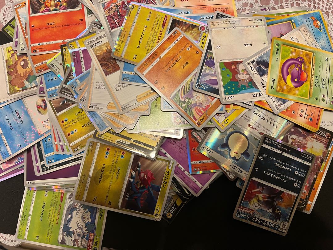44 Pokémon cards, 1 set Integrity Random