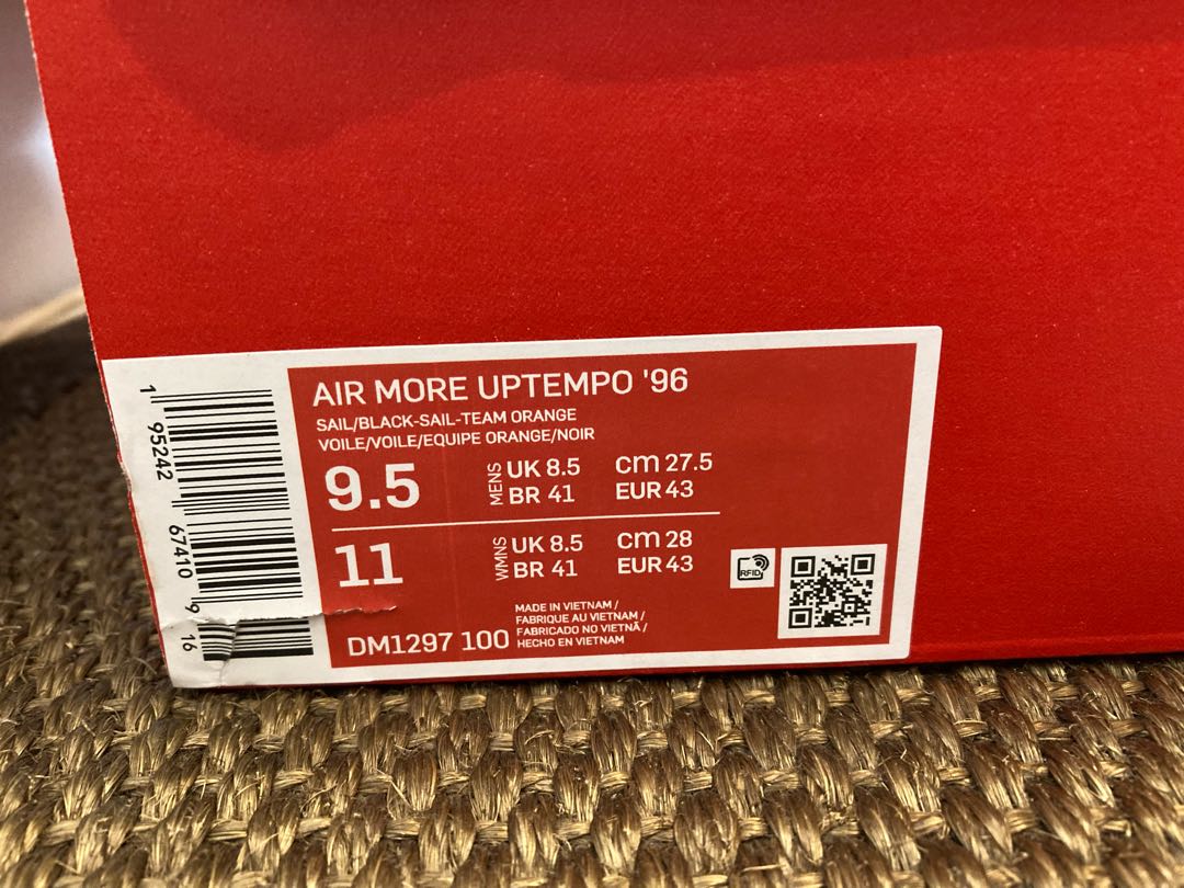 Air More Uptempo'96 "Trading Cards" brand new, never used. 27.5cm