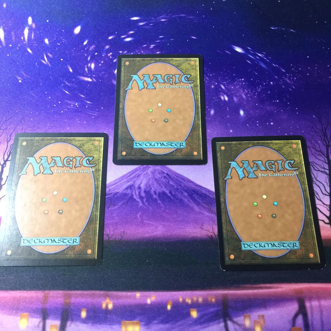 迷える探求者、梓 3枚