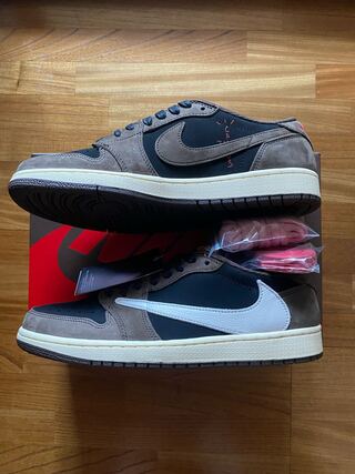 Travis Scott × Nike Air Jordan 1 Low 28cm