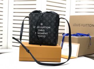 LOUISVUITTON 26.5cm