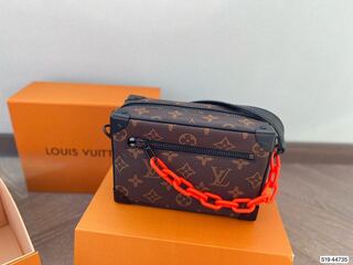 LOUISVUITTON 26.5cm