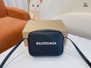BALENCIAGA  25.5cm