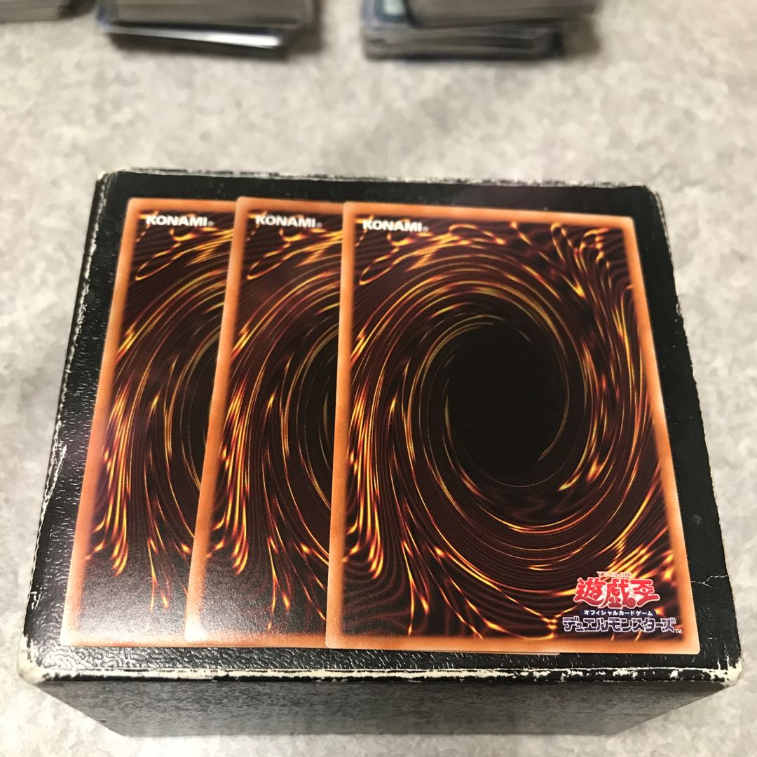 Dinolfia Terrigia, 3 super-rare cards.