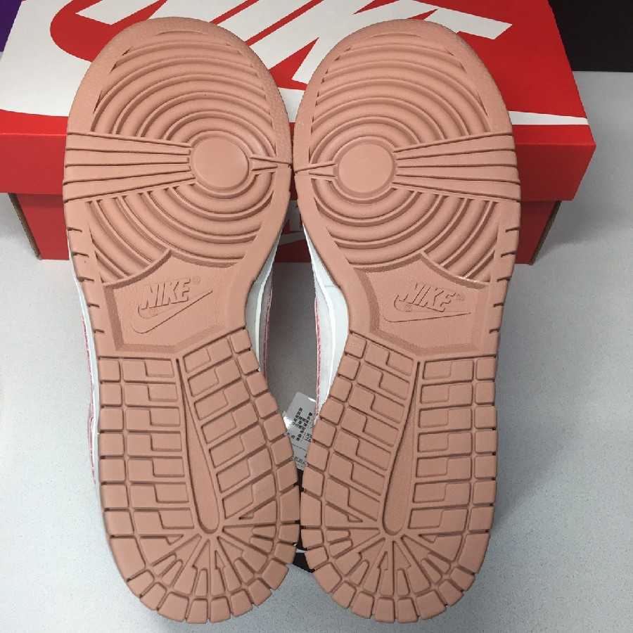 The early bird gets the worm! Dunk Fossil Rose 26cm