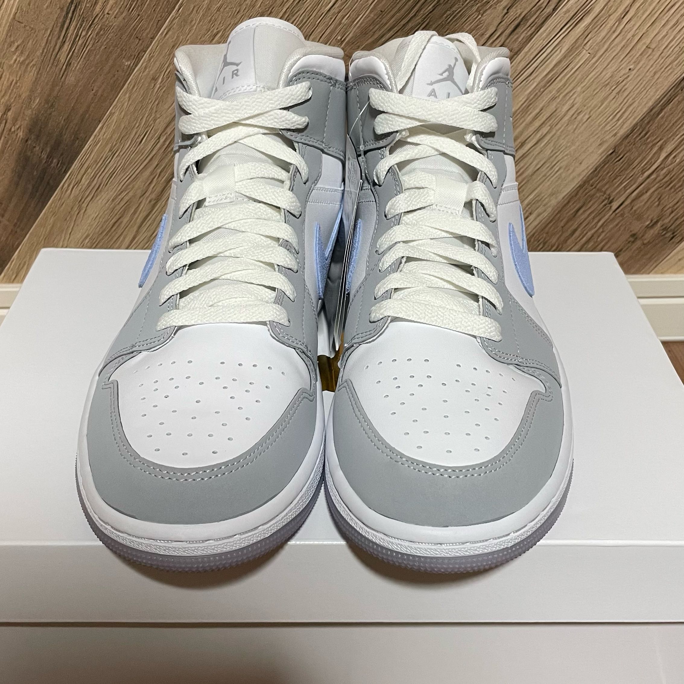 Nike WMNS Air Jordan 1 Mid "Wolf Grey" 28cm