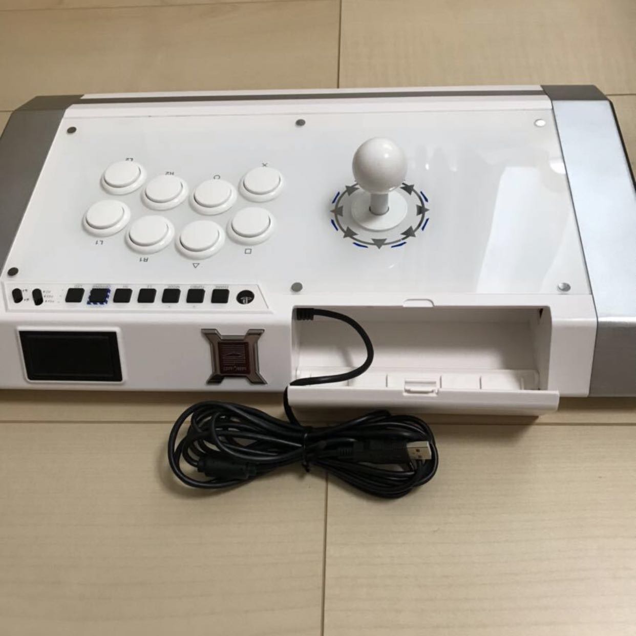 Qanba Pearl arcade joystick used