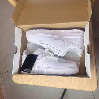 ナイキ エアフォース1 白 ナイキ .新品未使用 27.5cm