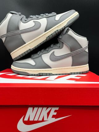 ナイキ ダンク ハイ レトロ SE ヴィンテージ "ライトボーンアンド タンブルドグレー" 27cm