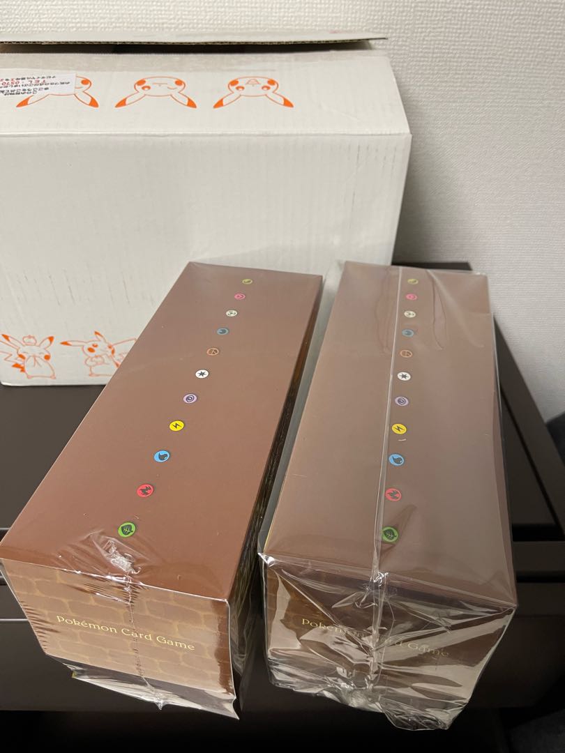 Very beautiful)Eevee's set, unopened, 1 box with shrink wrap.