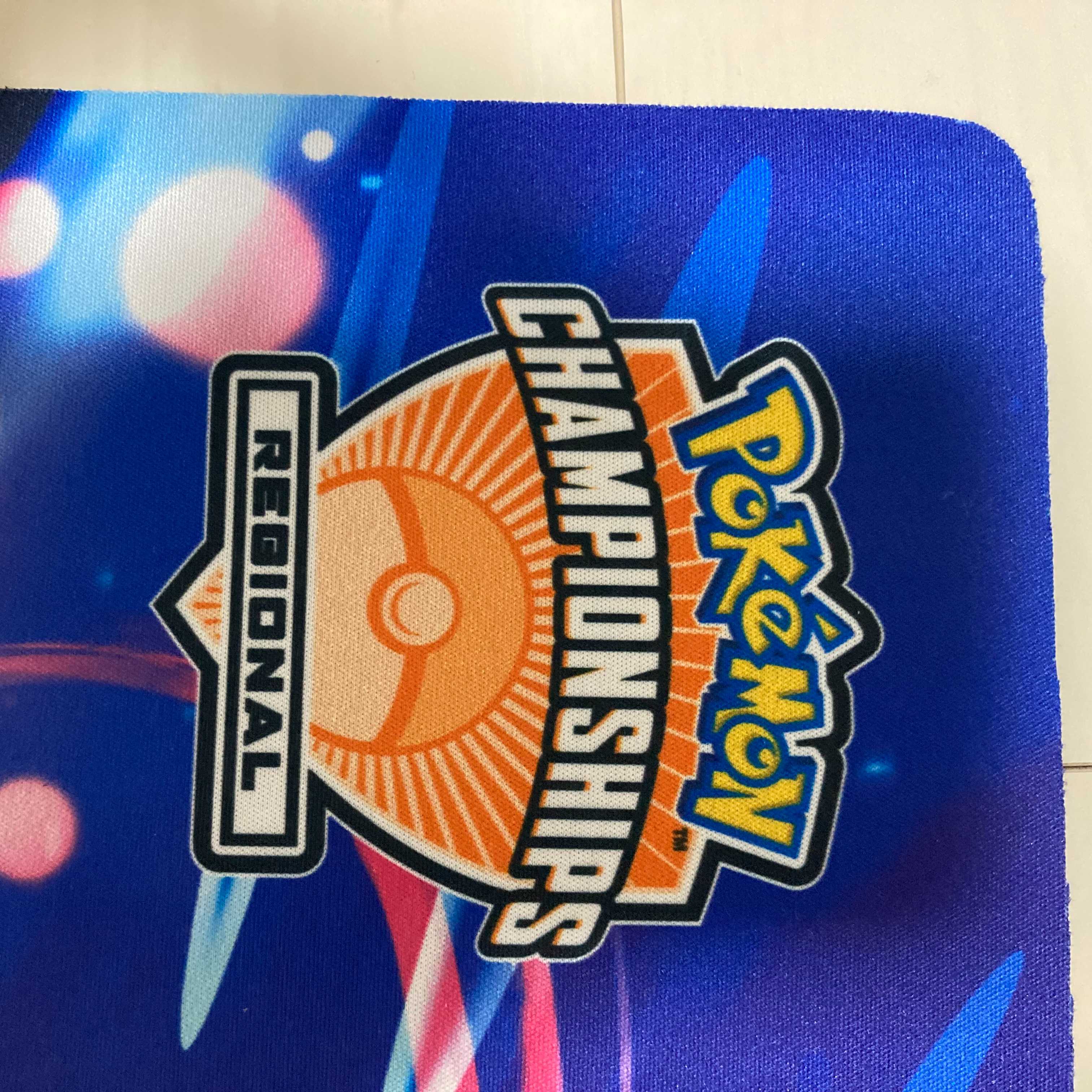ポケモンカードゲーム プレイマット 海外公式 ミュウ 販促サービス ミュウ ポケカ プレイマット キャラクターグッズ