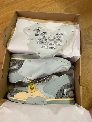 YUKE's exclusive trainer 1 29cm