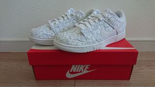 ナイキ ウィメンズ ダンク ロー ESS "ホワイト ペイズリー"  24cm