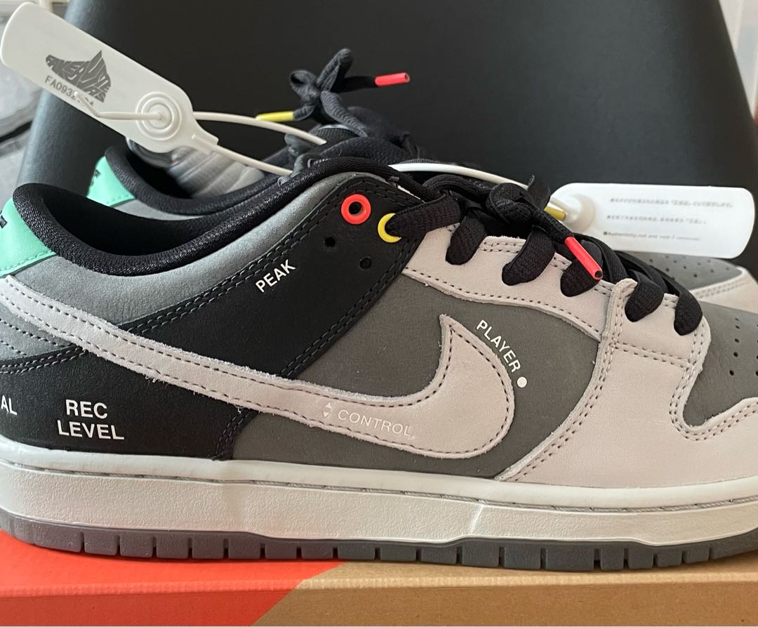NIKE SB DUNK LOW PRO "VX1000 CAMCORDER" Nike SB Dunk Low Pro "VX1000 Camcorder" 28cm
