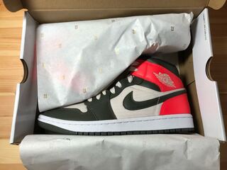 ウイメンズ　エアジョーダン1 mid オレウッド　jordan mid 27cm