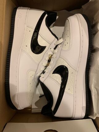 ナイキ エアフォース1 '07 LV8 "ワールドチャンプ/ホワイト アンド ブラック" 24.5cm