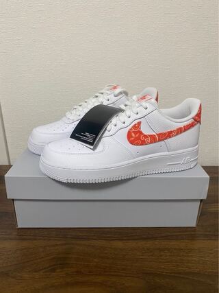 ナイキ ウィメンズ エアフォース 1 ロー '07 エッセンシャル "オレンジ ペイズリー" 26cm