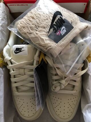 【クーポン対象品】W DUNK LOW LX DR5487-100"バナナ" 25cm