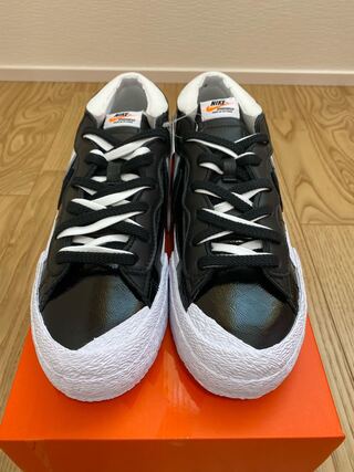 サカイ × ナイキ ブレーザー ロー "ブラック パテント レザー" DM6443-001 27cm