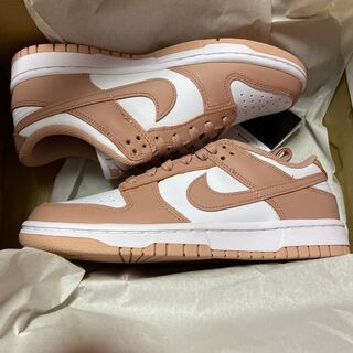 ナイキ ウィメンズ ダンク ロー "ローズ ウィスパー" DD1503-118 24.5cm