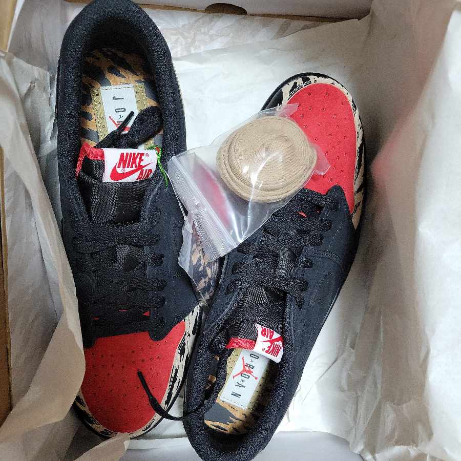 Sole Fly x Nike Air Jordan 1 Low "Black and Sport Red" 27cm